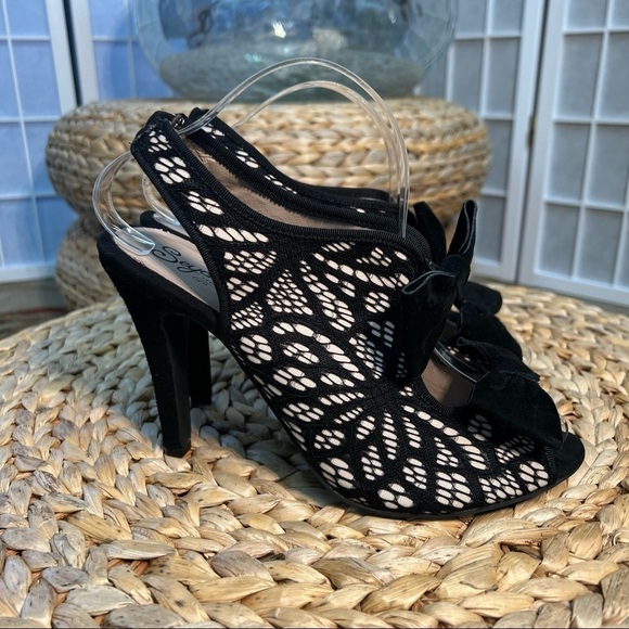 Seychelles Special Edition Bobbin Lace Pumps - Picture 5 of 12
